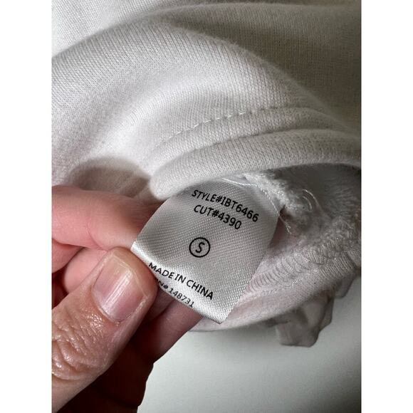 BlueBlush White Cropped Sweatshirt Size Small - Picture 4 of 4